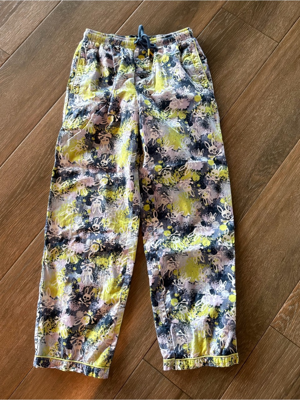 Psycho Bunny all over spatter skull crossbones size S lounge pant
